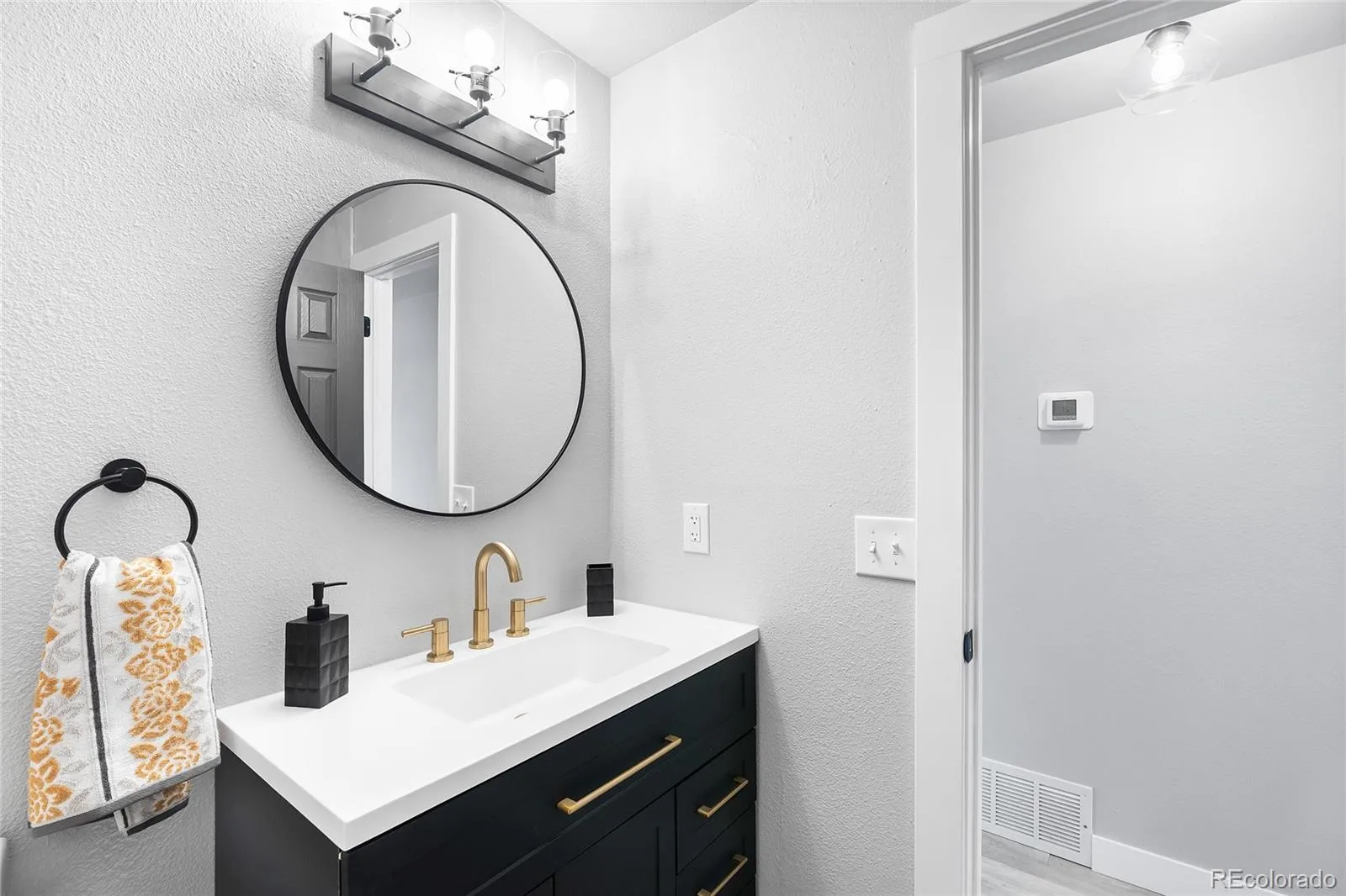 9457 W Arizona Avenue Lakewood CO 80232 | MLS #REC3640994 08272026152531 1600 19