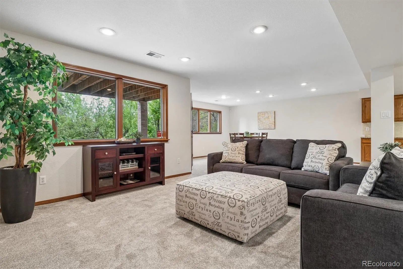 04172026213523 1600 35