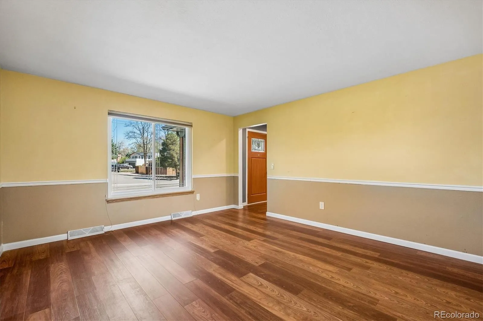 6230 W Fairview Avenue Littleton CO 80128 MLS #REC3649691 04292026135022 1600 10