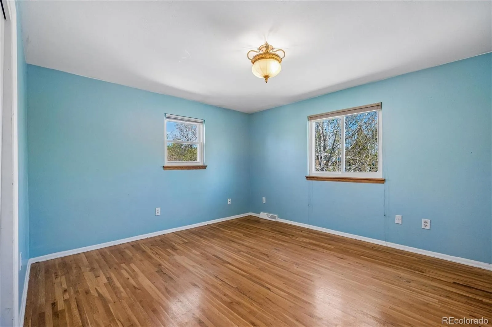 6230 W Fairview Avenue Littleton CO 80128 MLS #REC3649691 04292026135022 1600 18