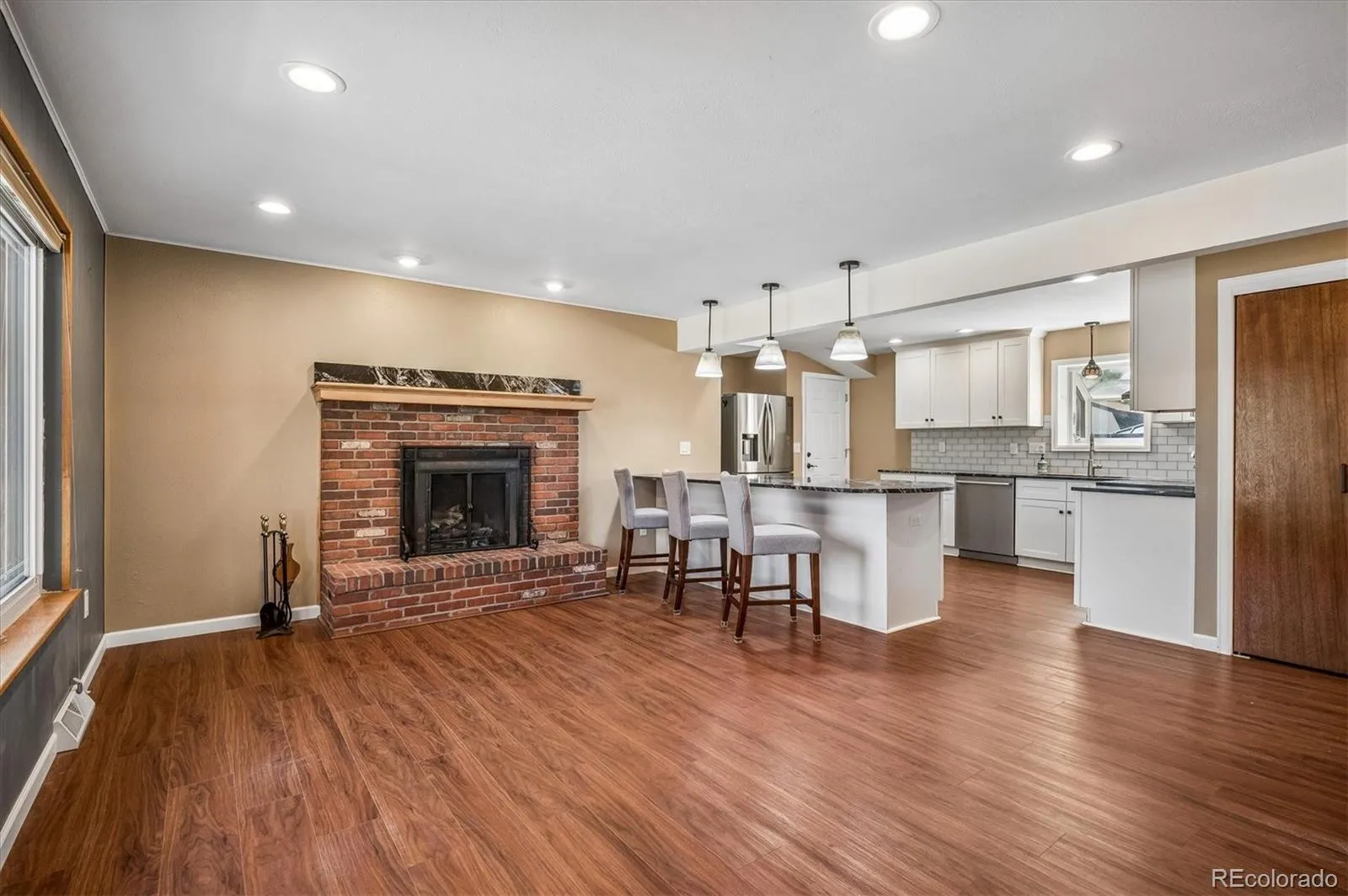 6230 W Fairview Avenue Littleton CO 80128 MLS #REC3649691 04292026135022 1600 2