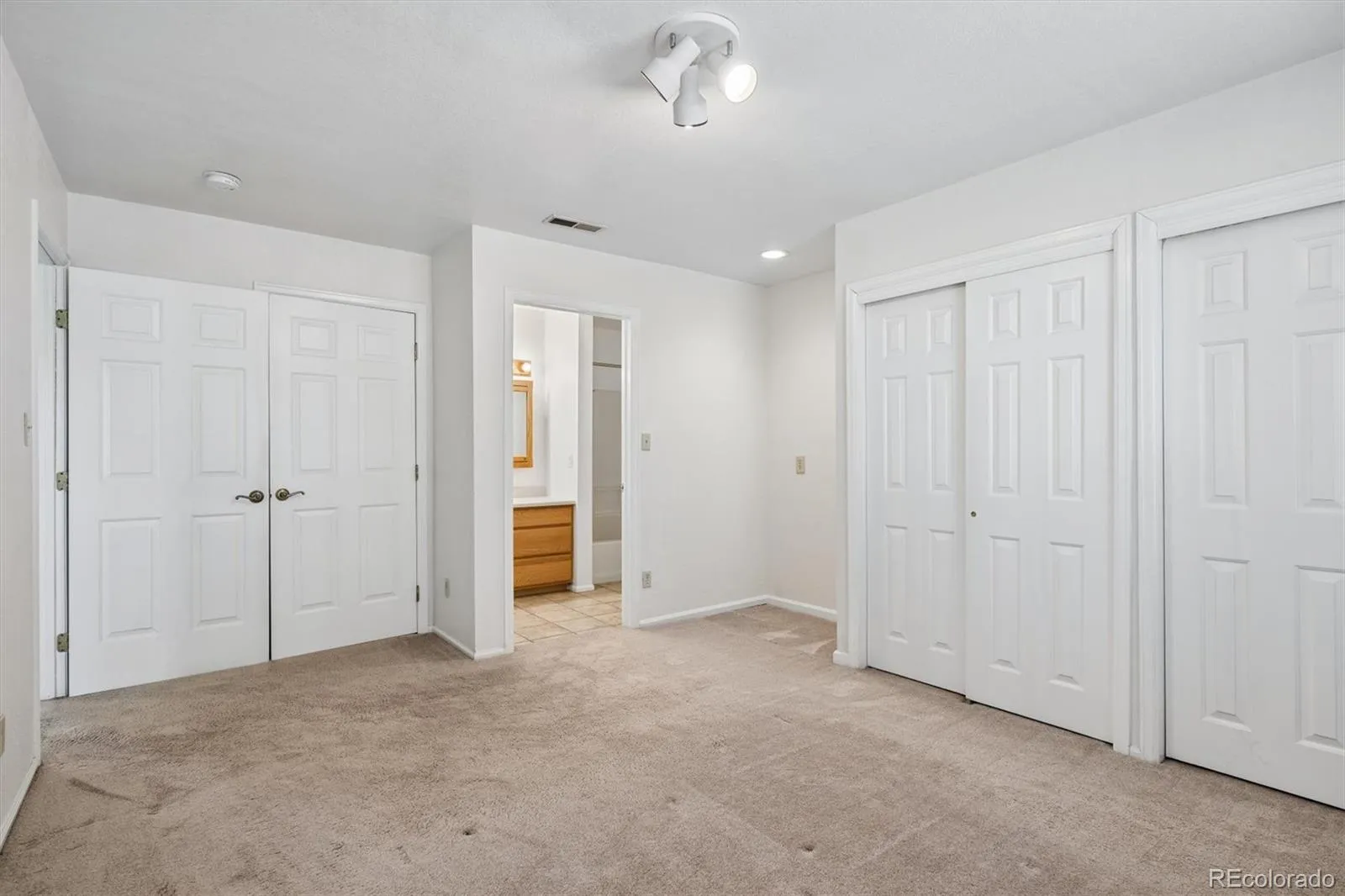 221 Jay Street Lakewood CO 80226 MLS #REC3650609 05112026231338 1600 26