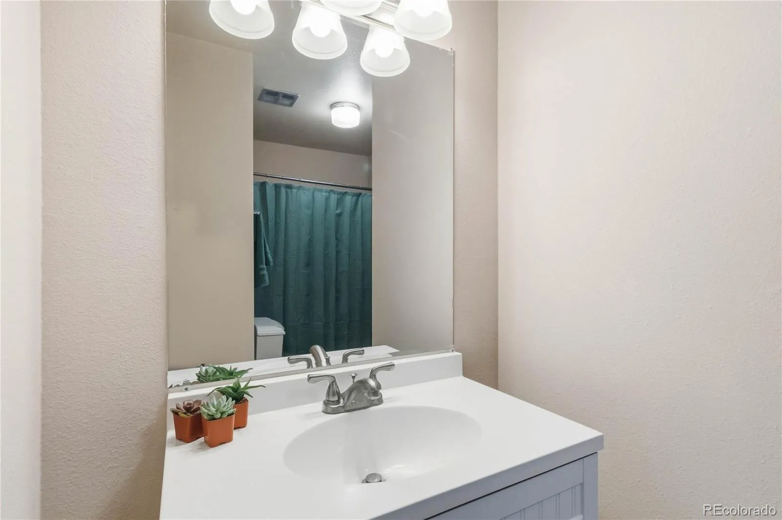 391 Upham Street Lakewood CO 80226 MLS #REC3655234 05152026195056 1600 28