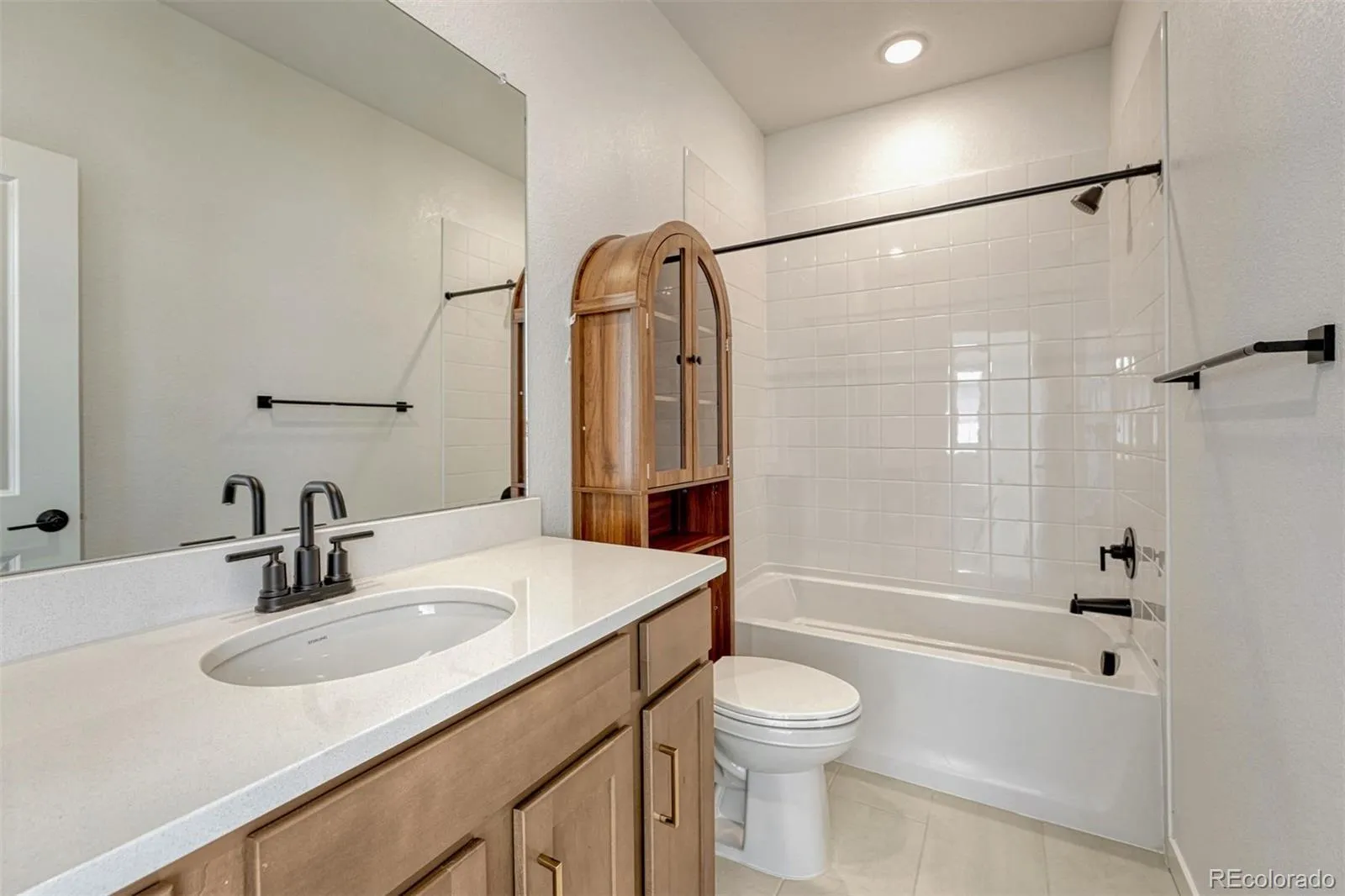 8673 Middle Fork Street Littleton CO 80125 | MLS #REC3655489 04302026001807 1600 18