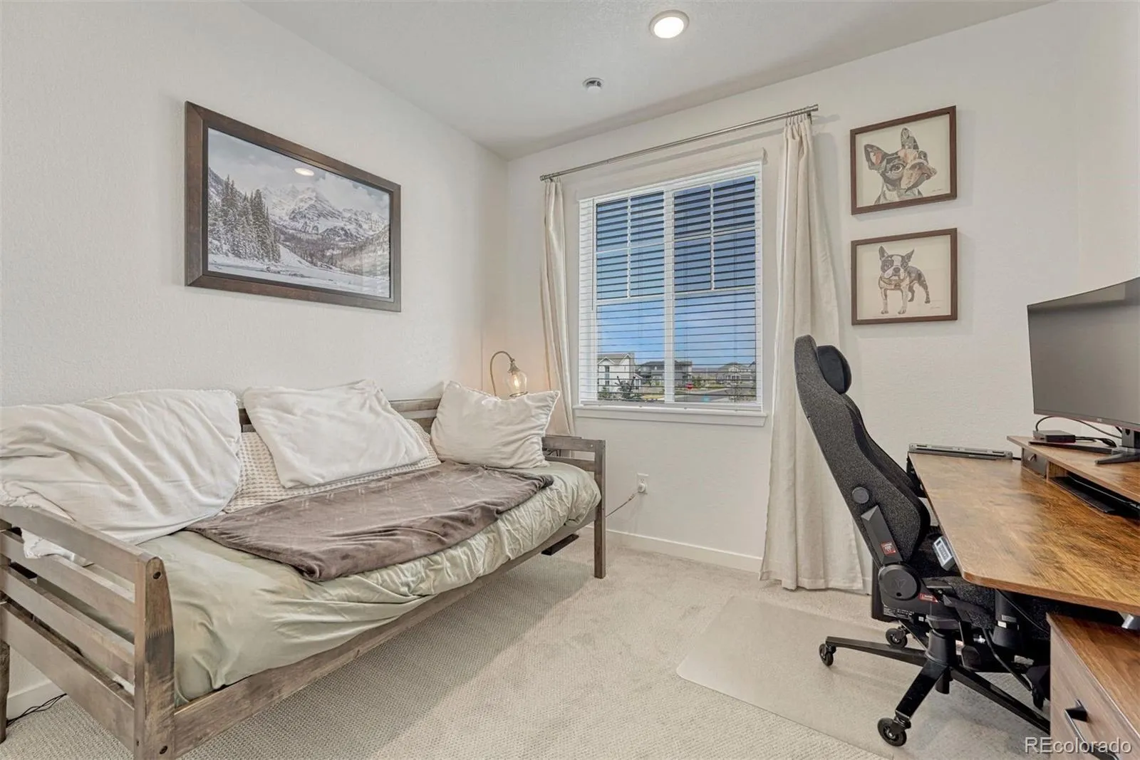 8673 Middle Fork Street Littleton CO 80125 | MLS #REC3655489 04302026001807 1600 19