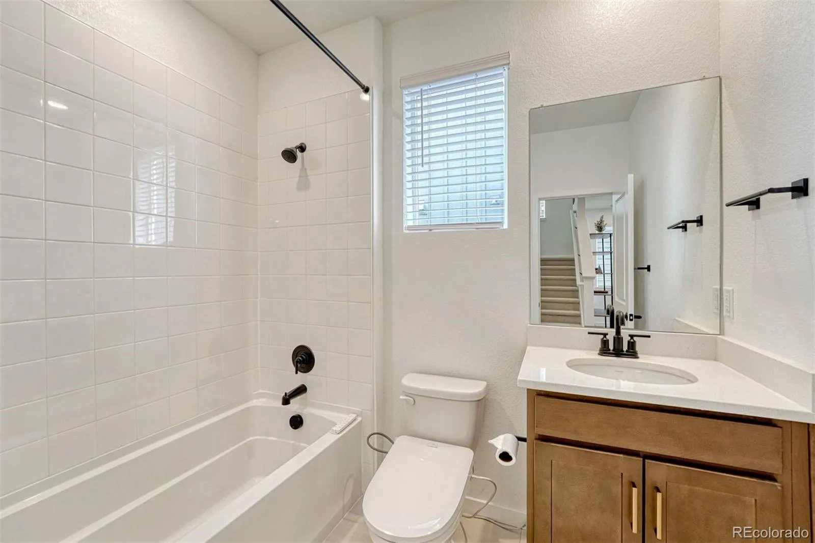 8673 Middle Fork Street Littleton CO 80125 | MLS #REC3655489 04302026001807 1600 20