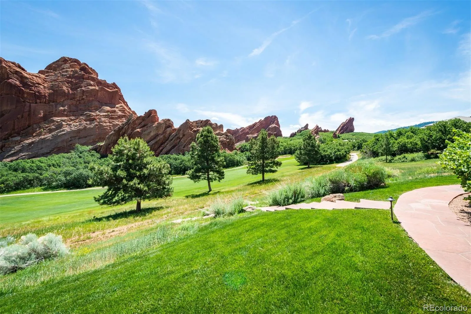 8673 Middle Fork Street Littleton CO 80125 | MLS #REC3655489 04302026001807 1600 34