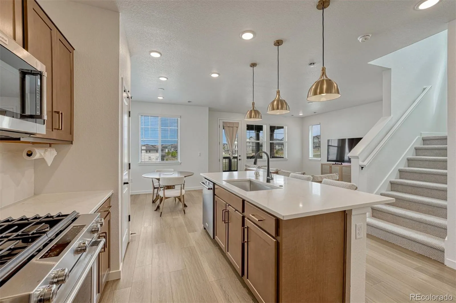 8673 Middle Fork Street Littleton CO 80125 | MLS #REC3655489 04302026001807 1600 4