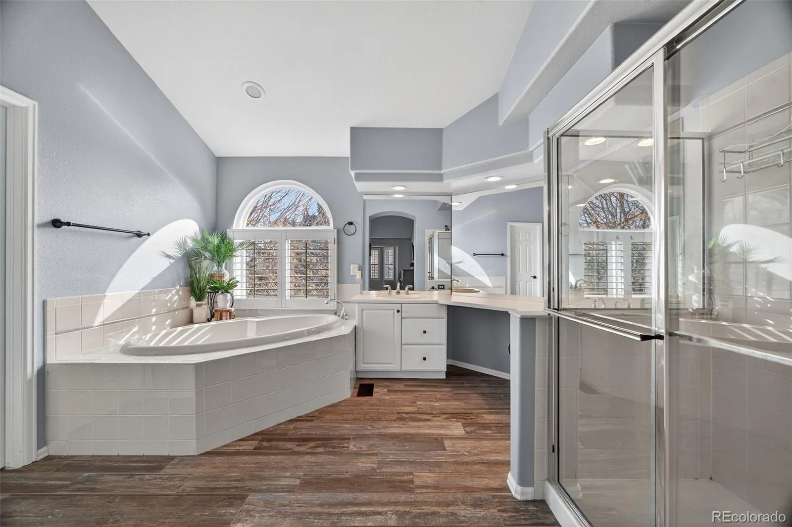 04122026080100 1600 25