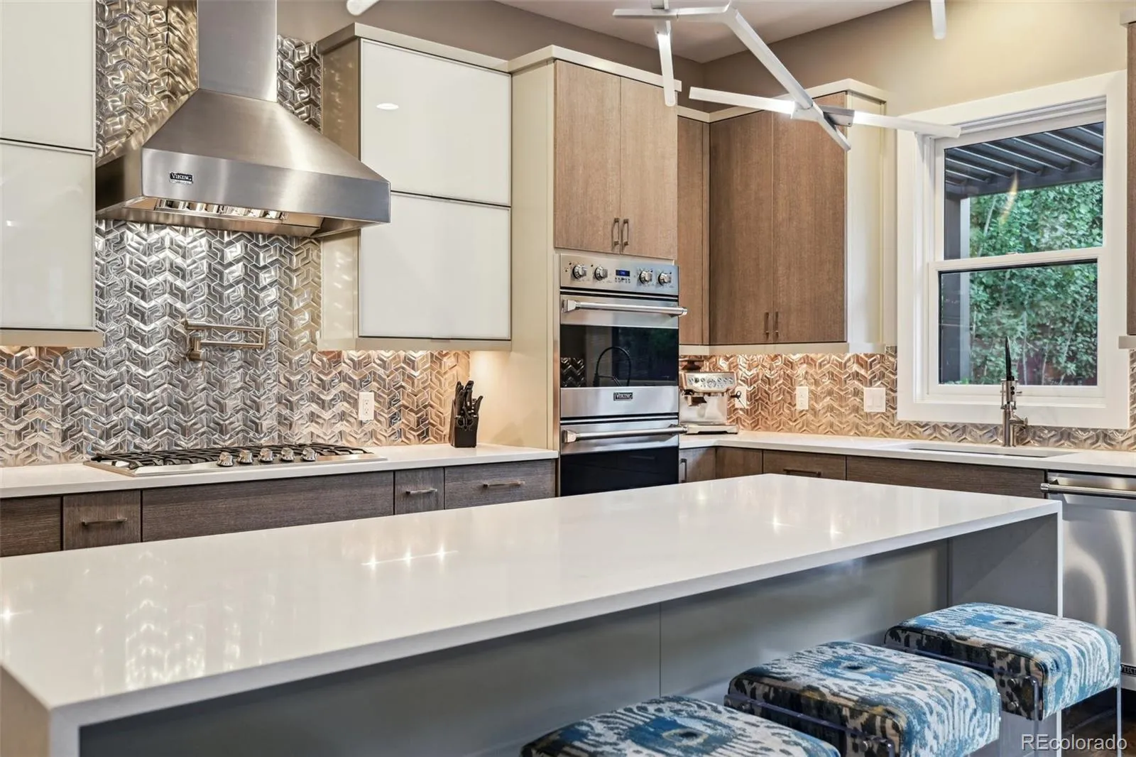 04062026191611 1600 6