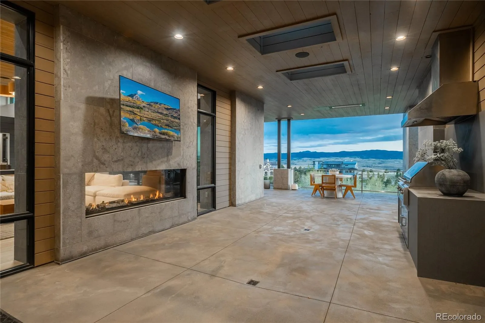 502 Emberglow Lane Highlands Ranch CO 80126 | MLS #REC3657674 05062026194336 1600 43