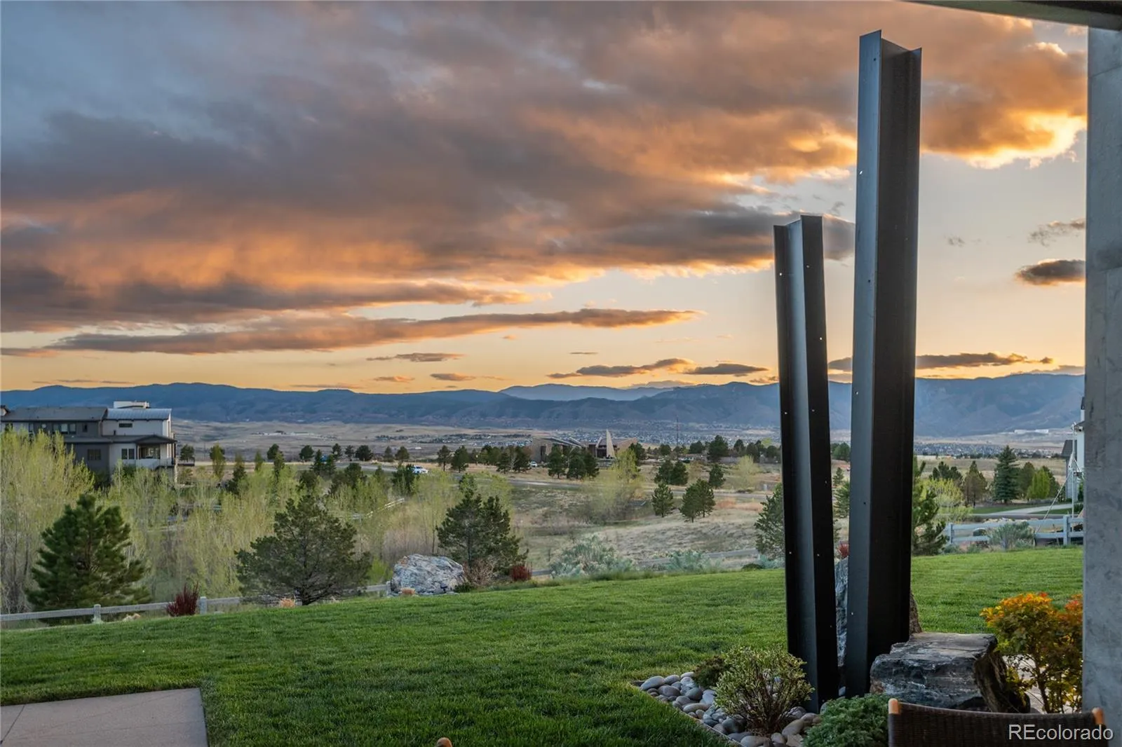 502 Emberglow Lane Highlands Ranch CO 80126 | MLS #REC3657674 05062026194336 1600 46