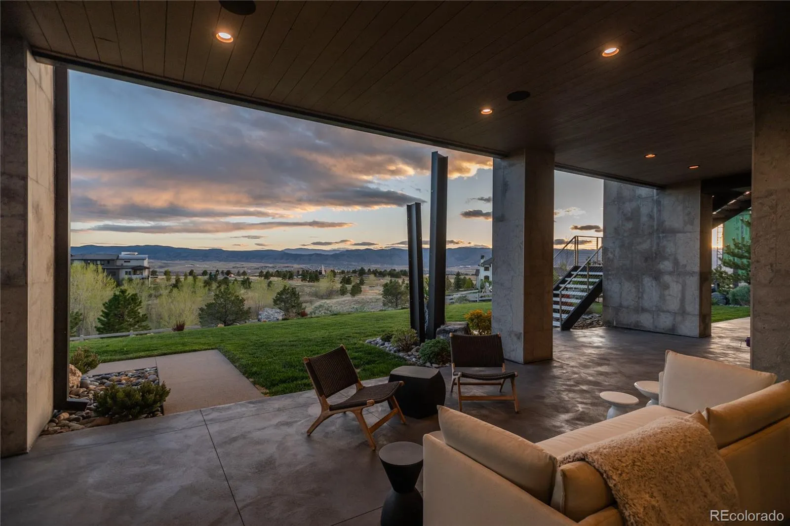 502 Emberglow Lane Highlands Ranch CO 80126 | MLS #REC3657674 05062026194336 1600 48