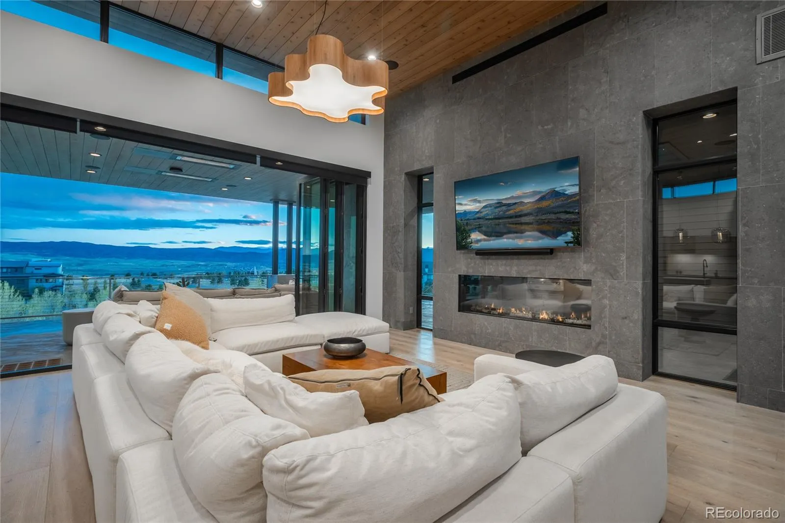 502 Emberglow Lane Highlands Ranch CO 80126 | MLS #REC3657674 05062026194336 1600 9