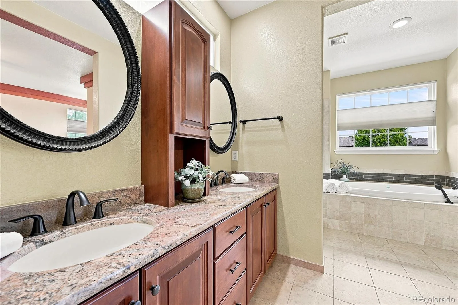 9382 W Unser Avenue Littleton CO 80128 | MLS #REC3662445 08242026021210 1600 12
