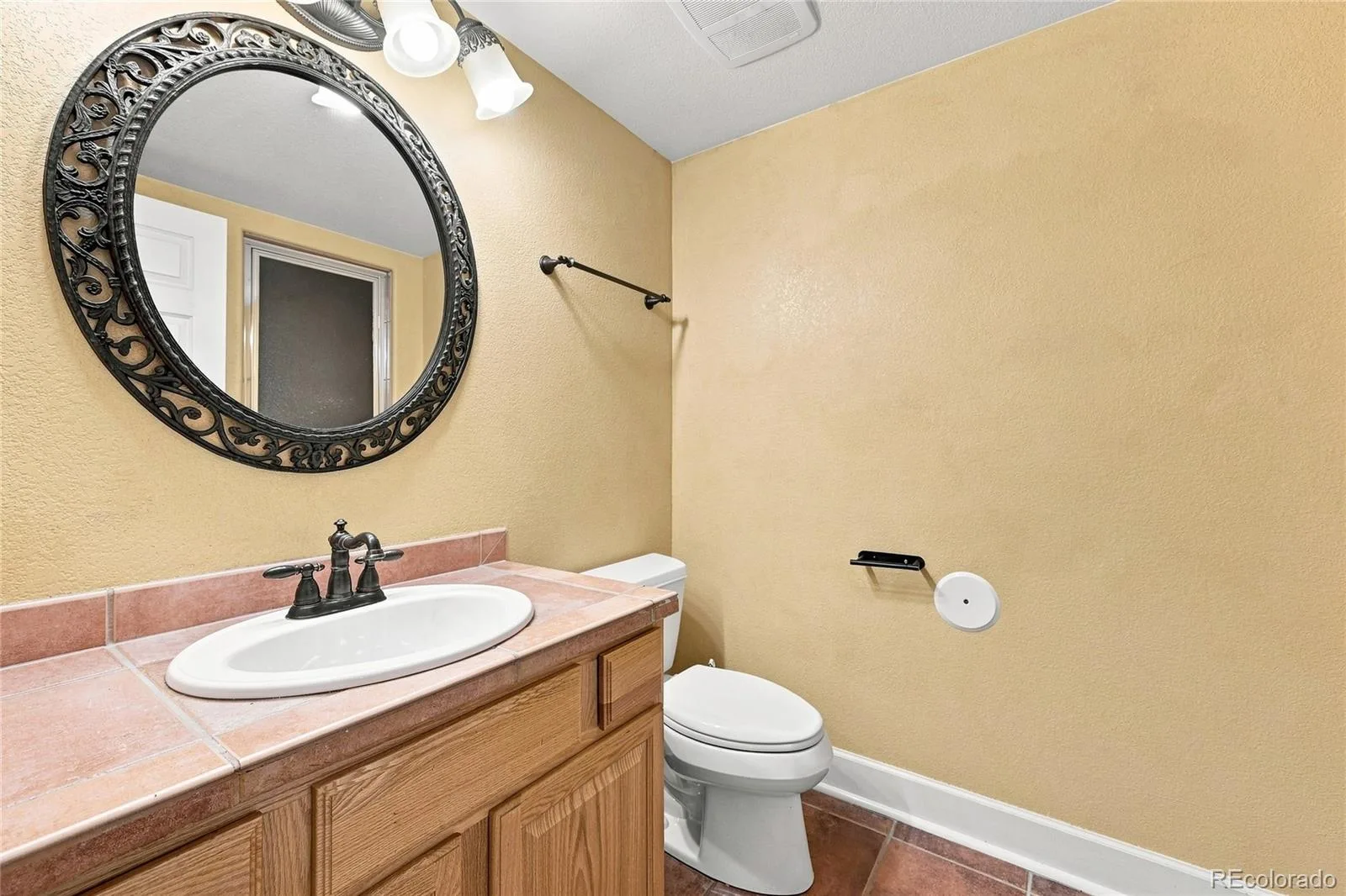 9382 W Unser Avenue Littleton CO 80128 | MLS #REC3662445 08242026021210 1600 23