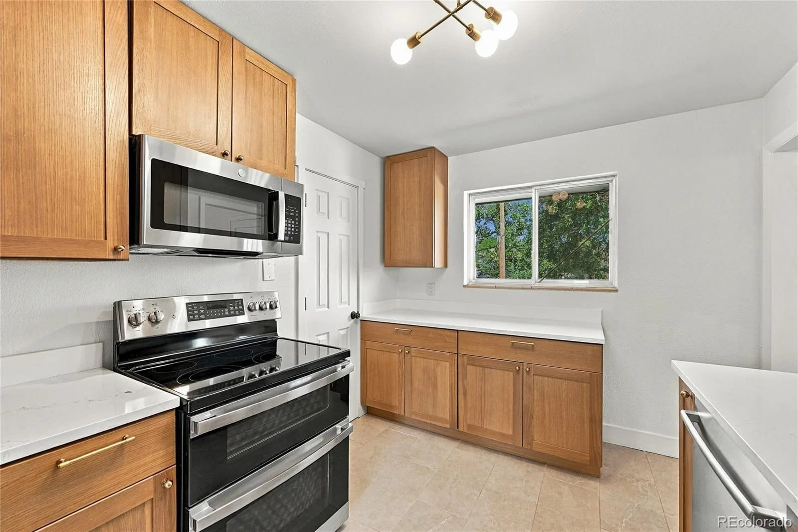 11213 W Briarwood Drive Lakewood CO 80226 | MLS #REC3666824 09242026151316 1600 19