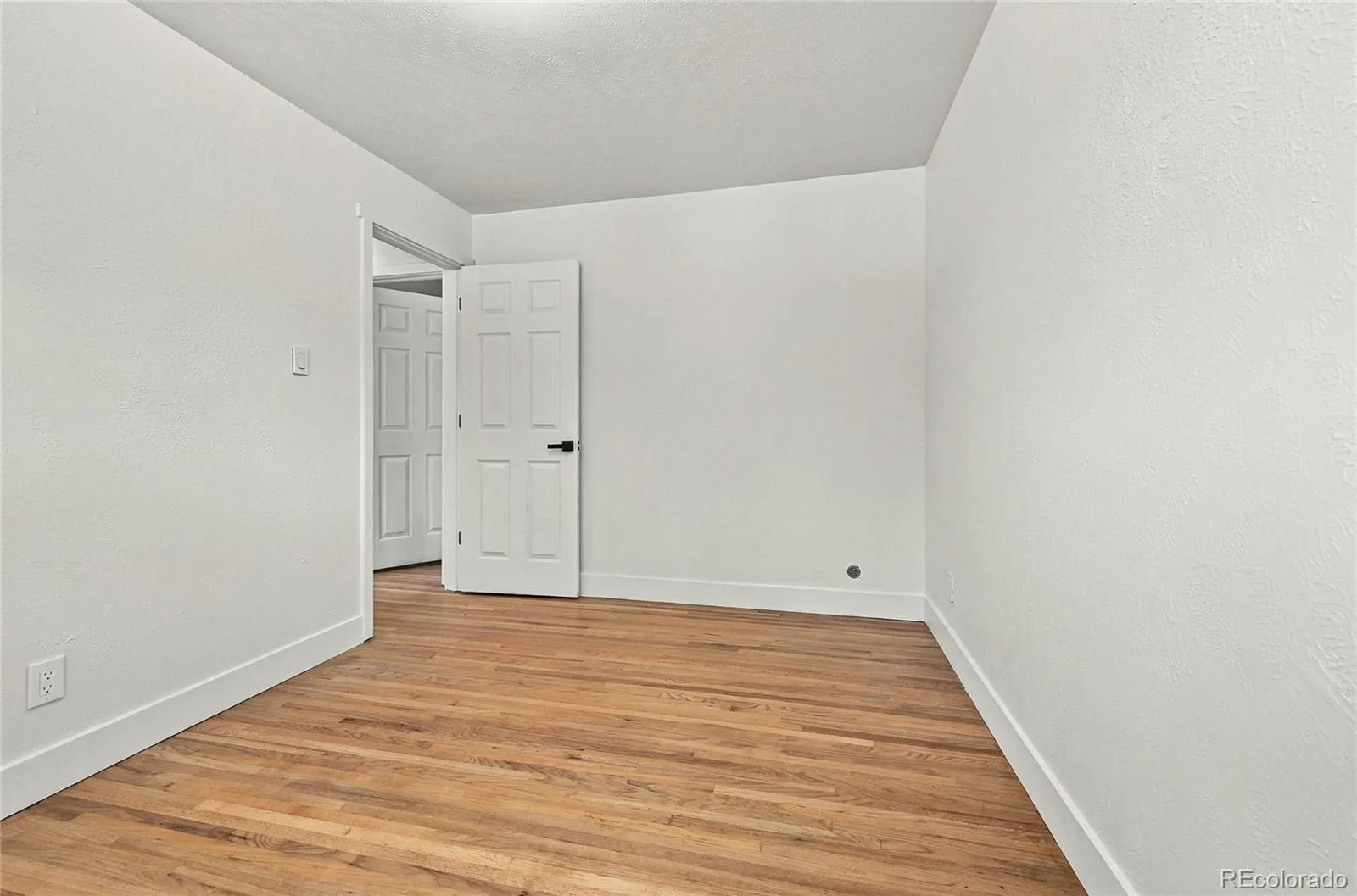11213 W Briarwood Drive Lakewood CO 80226 | MLS #REC3666824 09242026151316 1600 21