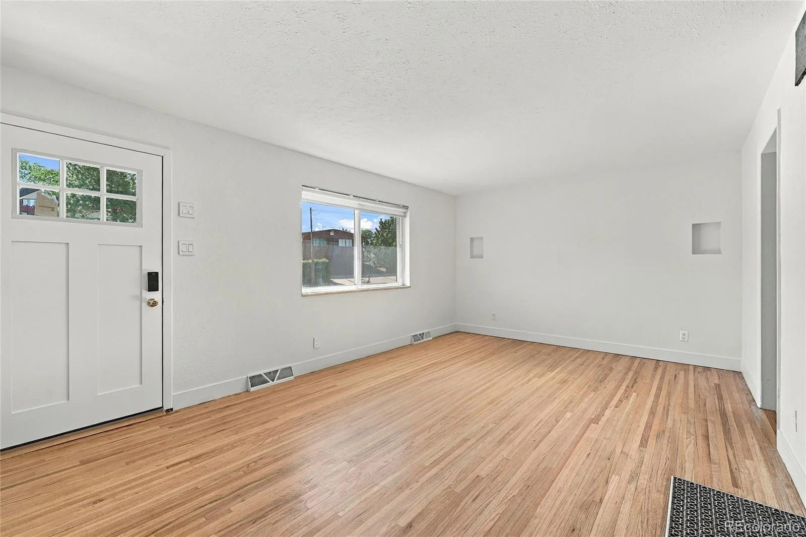 11213 W Briarwood Drive Lakewood CO 80226 | MLS #REC3666824 09242026151316 1600 5