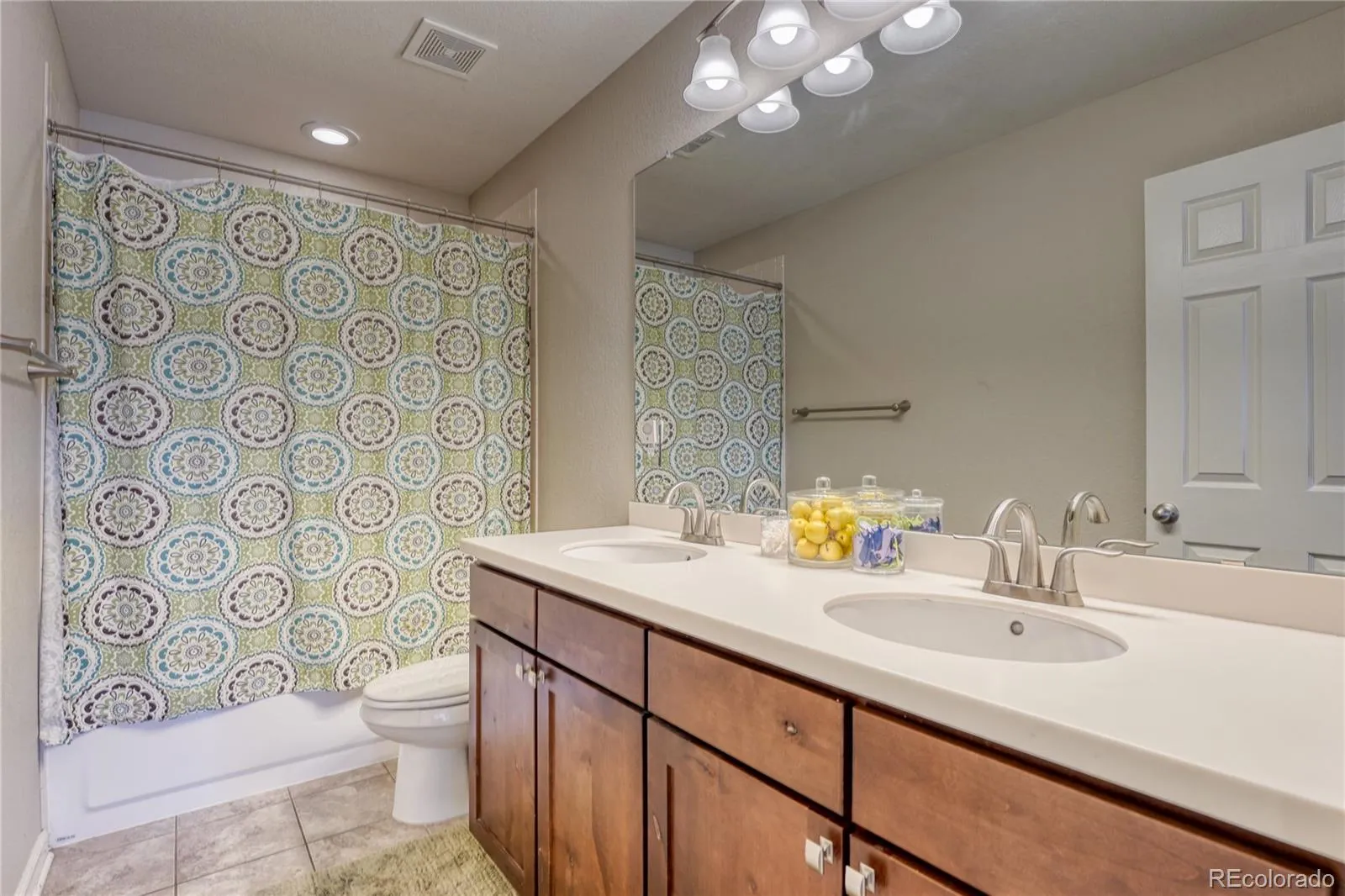 6641 S Kellerman Way Aurora CO 80016 MLS #REC3668135 05282026015232 1600 23