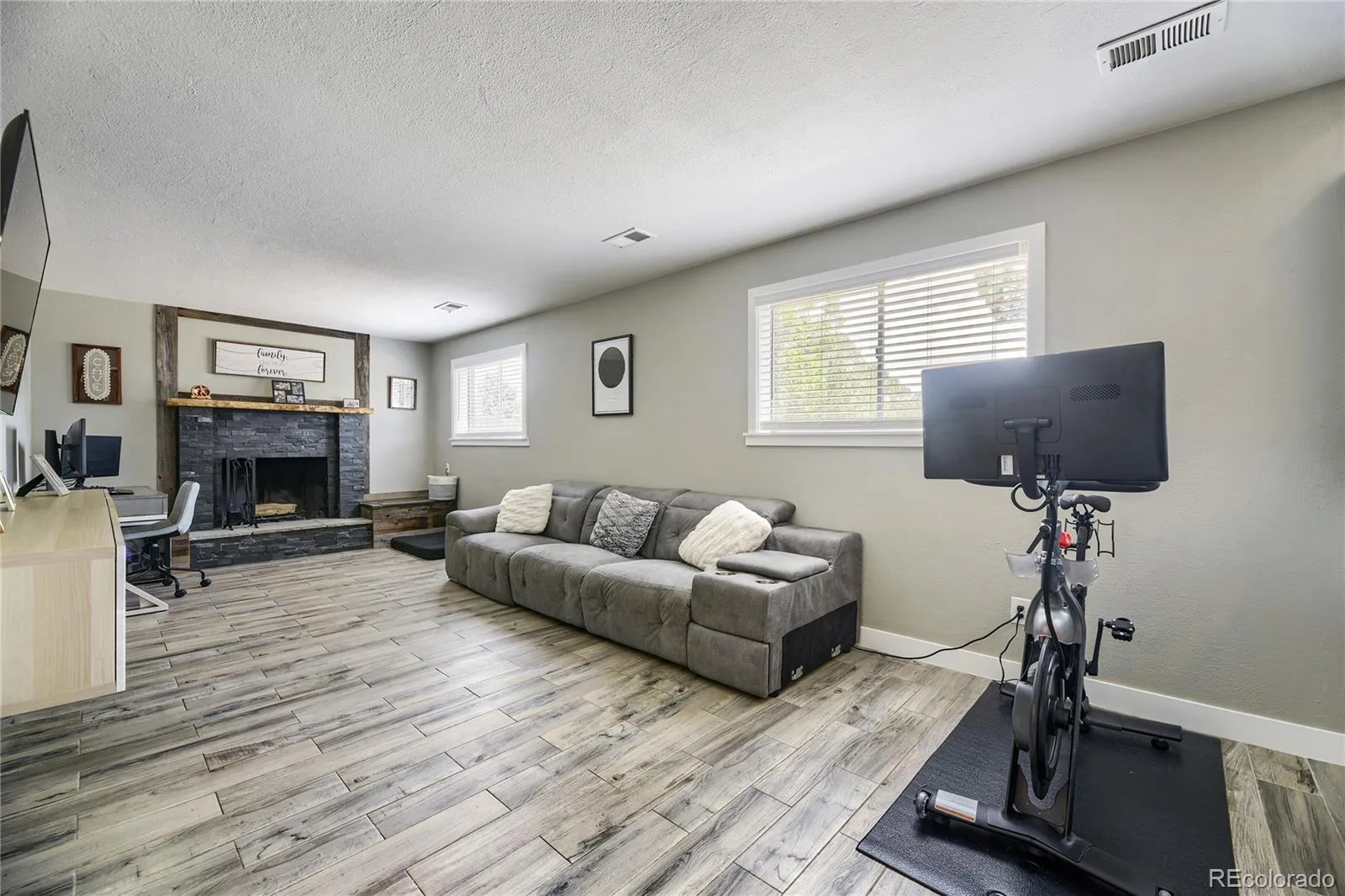 3036 S Biscay Street Aurora CO 80013 | MLS #REC3670375 07232026051347 1600 11