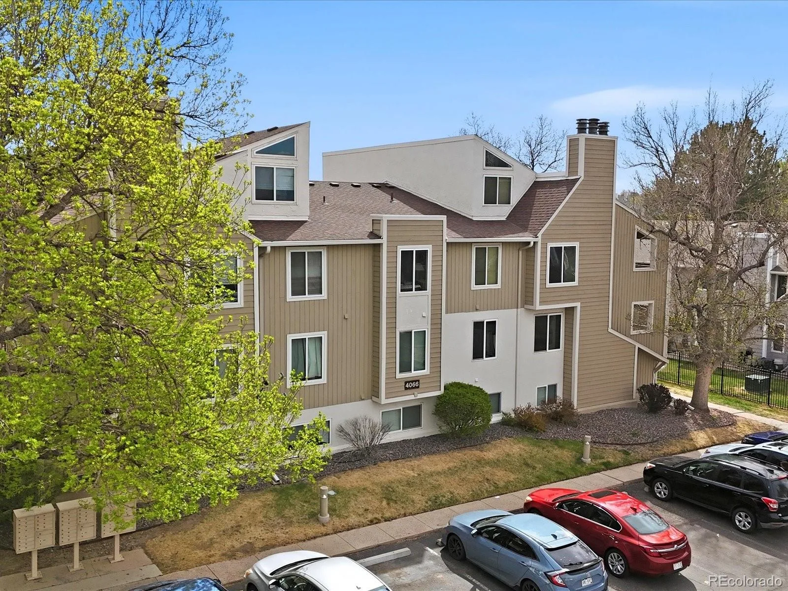 4066 S Atchison Way #102 Aurora CO 80014 | MLS #REC3670813 08262026223041 1600 44