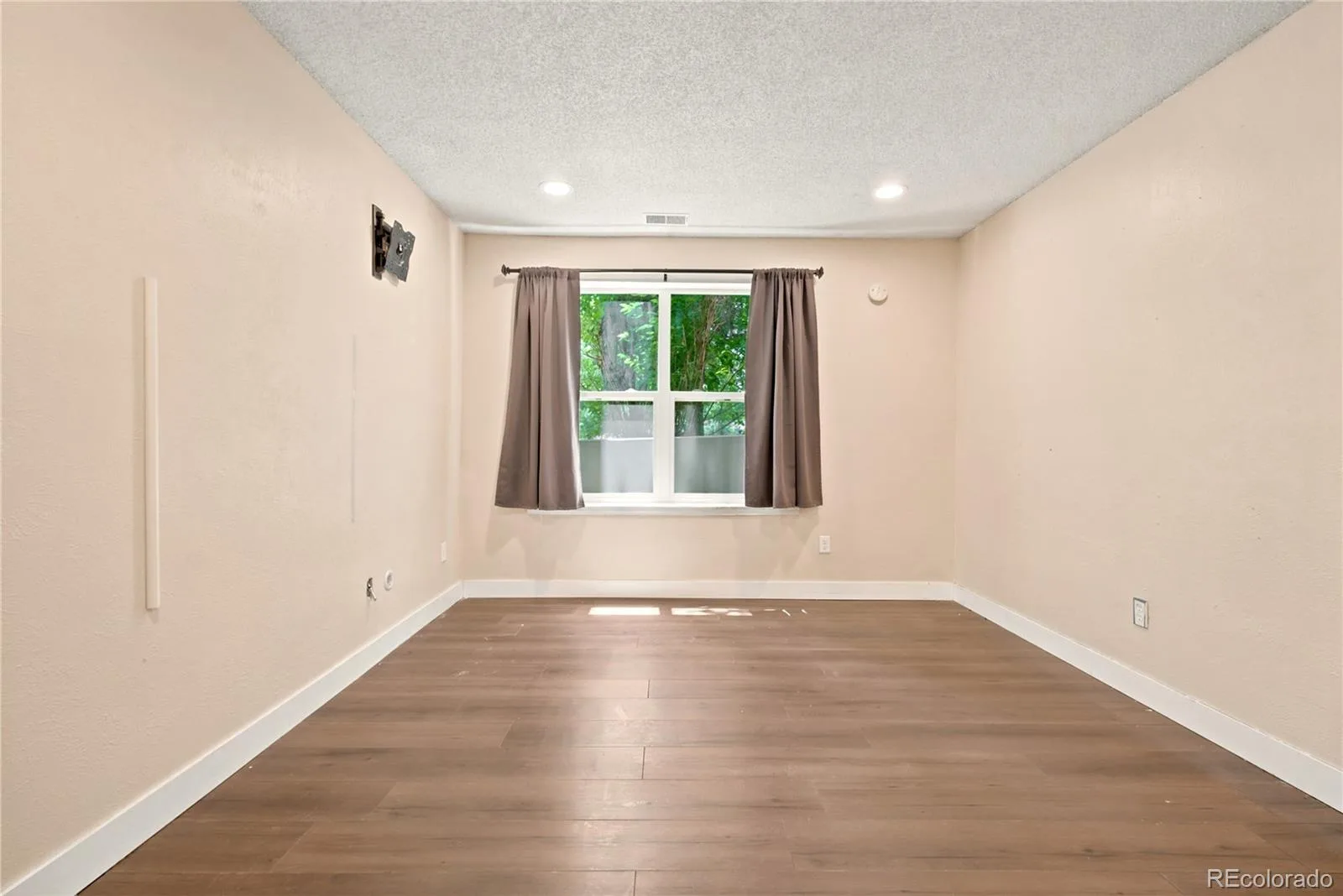 8376 S Upham Way #A106 Littleton CO 80128 | MLS #REC3672676 07032026222953 1600 14