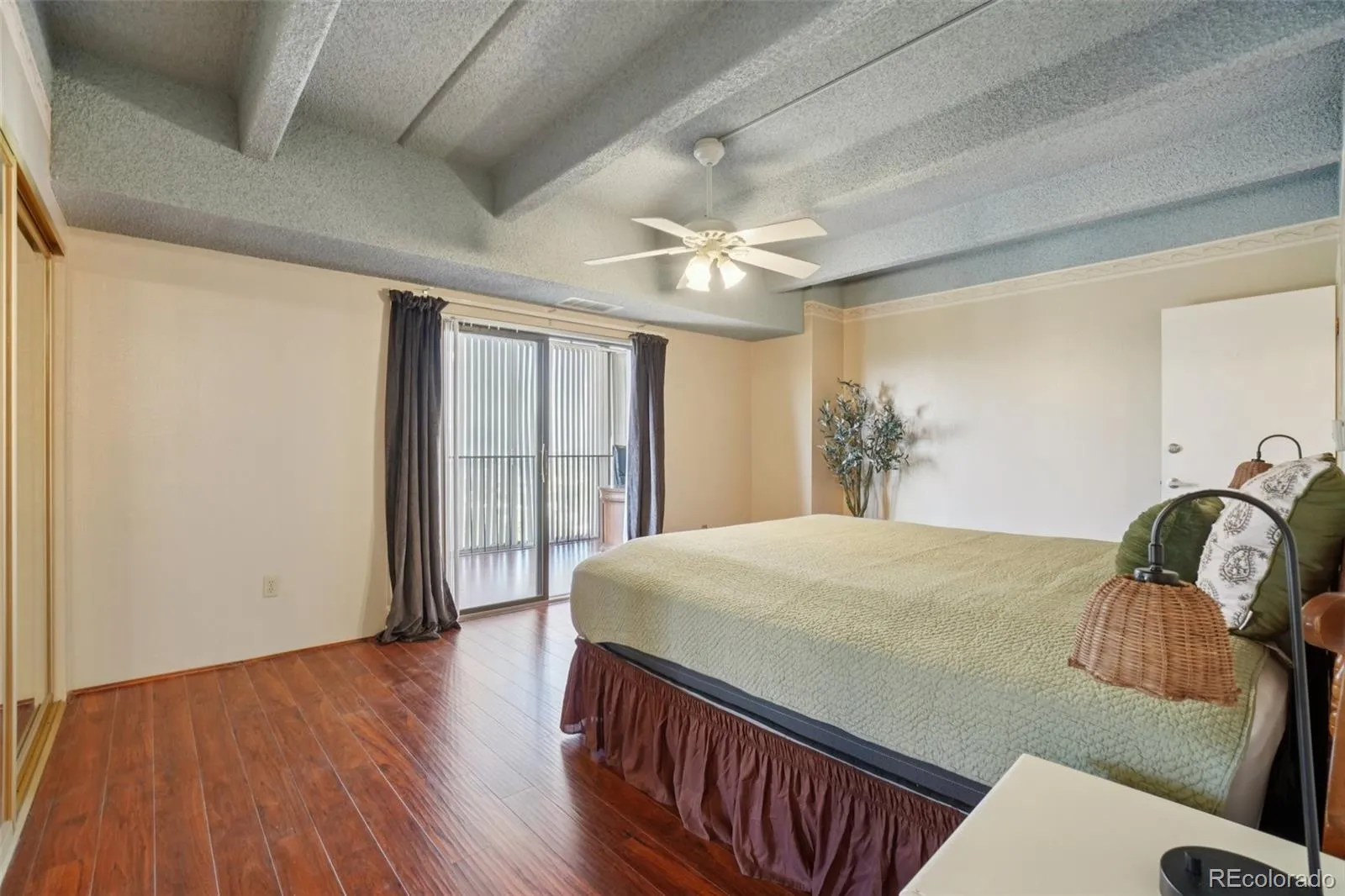 7877 E Mississippi Avenue #1501 Denver CO 80247 MLS #REC3673969 05112026152726 1600 13