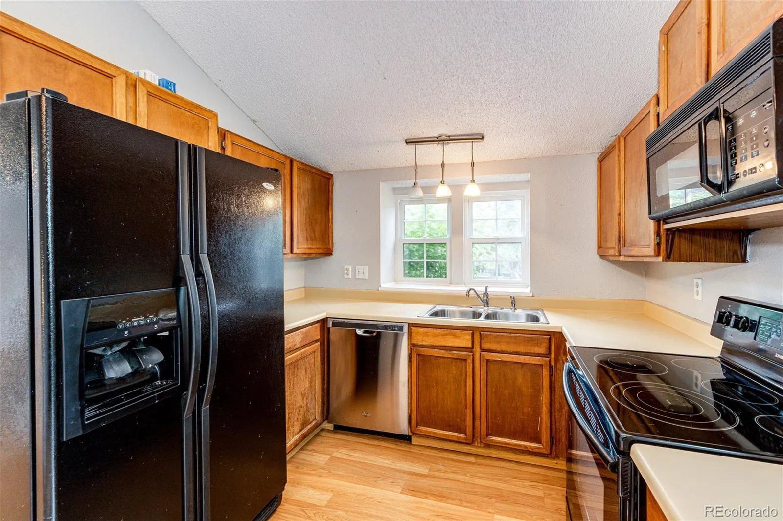 1220 S Flower Circle #A Lakewood CO 80232 | MLS #REC3680421 08142026130319 1600 8