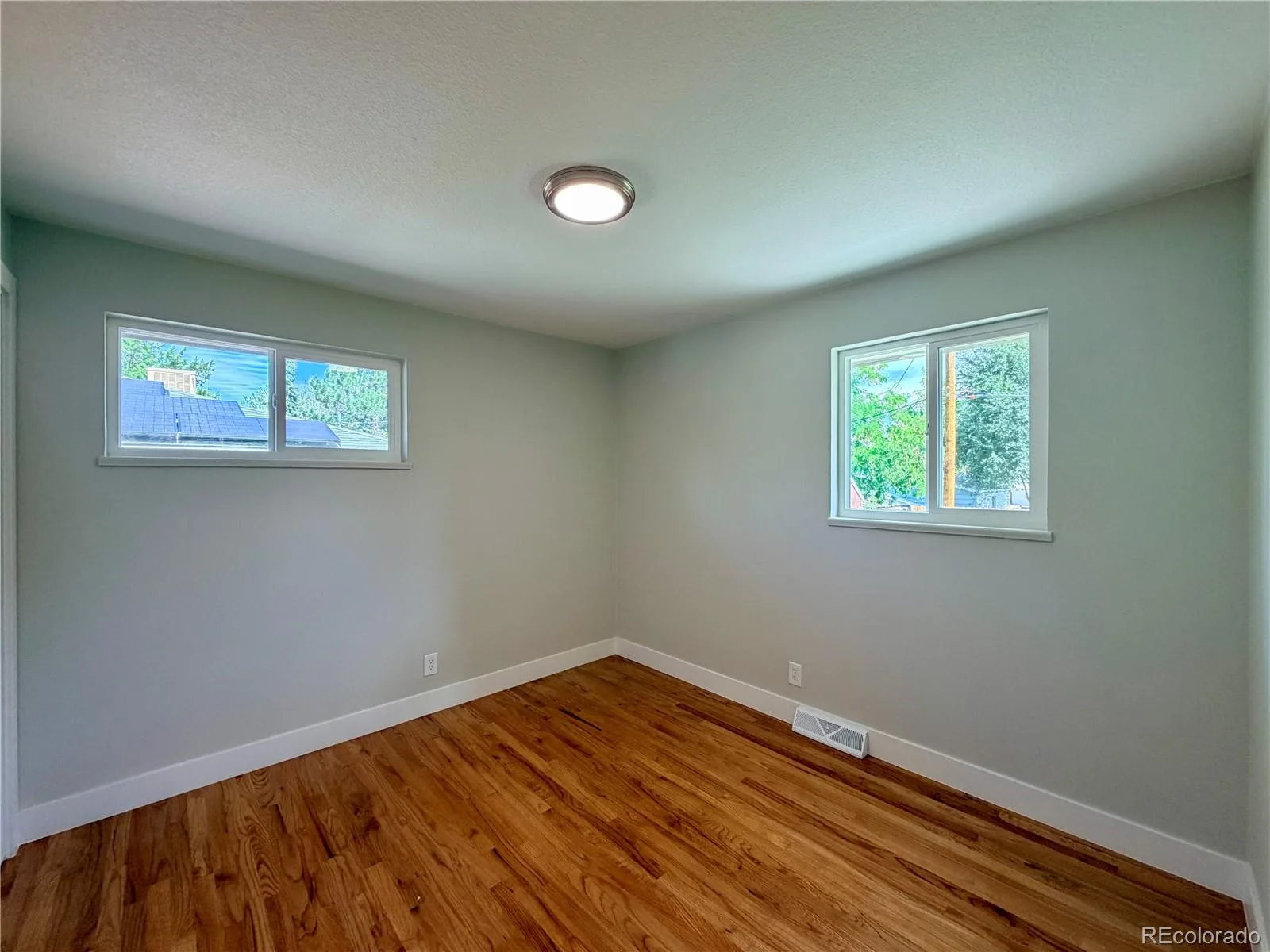 1586 S Dover Court Lakewood CO 80232 | MLS #REC3681068 09242026231654 1600 11