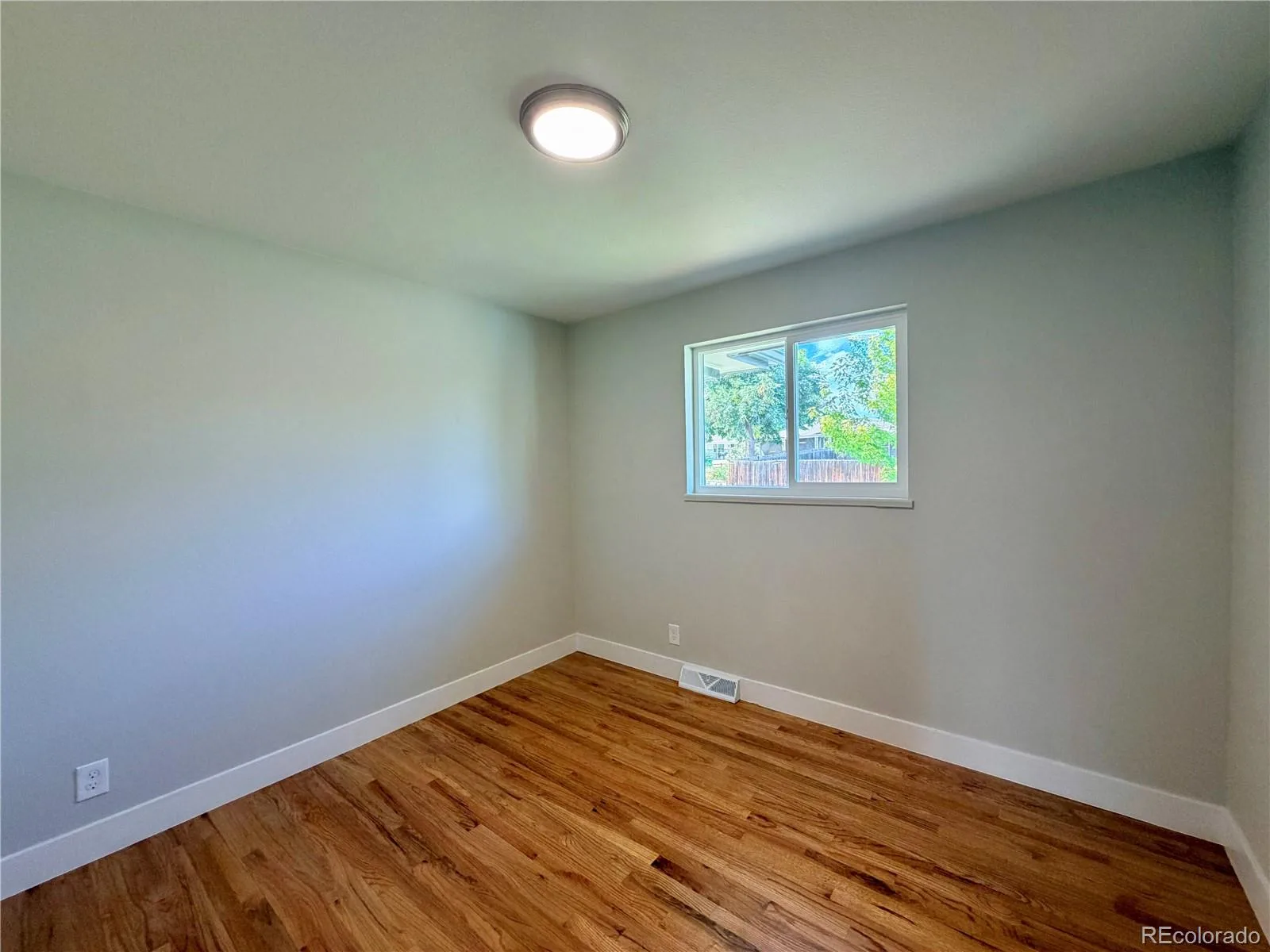 1586 S Dover Court Lakewood CO 80232 | MLS #REC3681068 09242026231654 1600 12