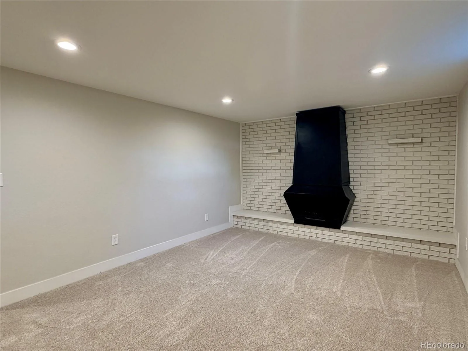 1586 S Dover Court Lakewood CO 80232 | MLS #REC3681068 09242026231654 1600 14