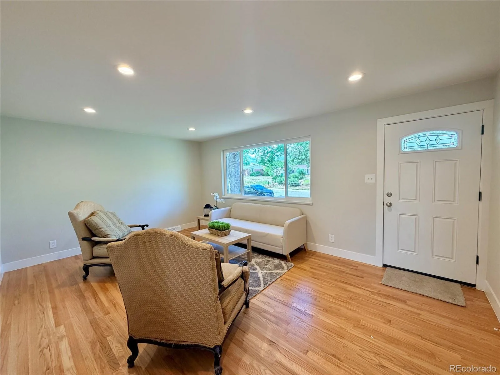 1586 S Dover Court Lakewood CO 80232 | MLS #REC3681068 09242026231654 1600 6