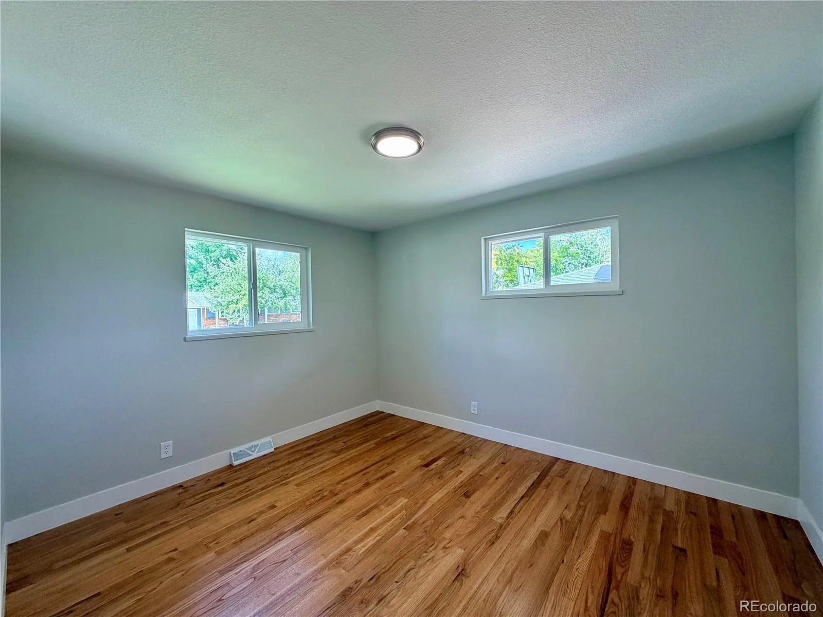 1586 S Dover Court Lakewood CO 80232 | MLS #REC3681068 09242026231654 1600 8