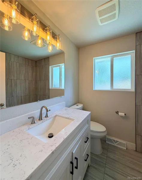 1586 S Dover Court Lakewood CO 80232 | MLS #REC3681068 09242026231654 800 9