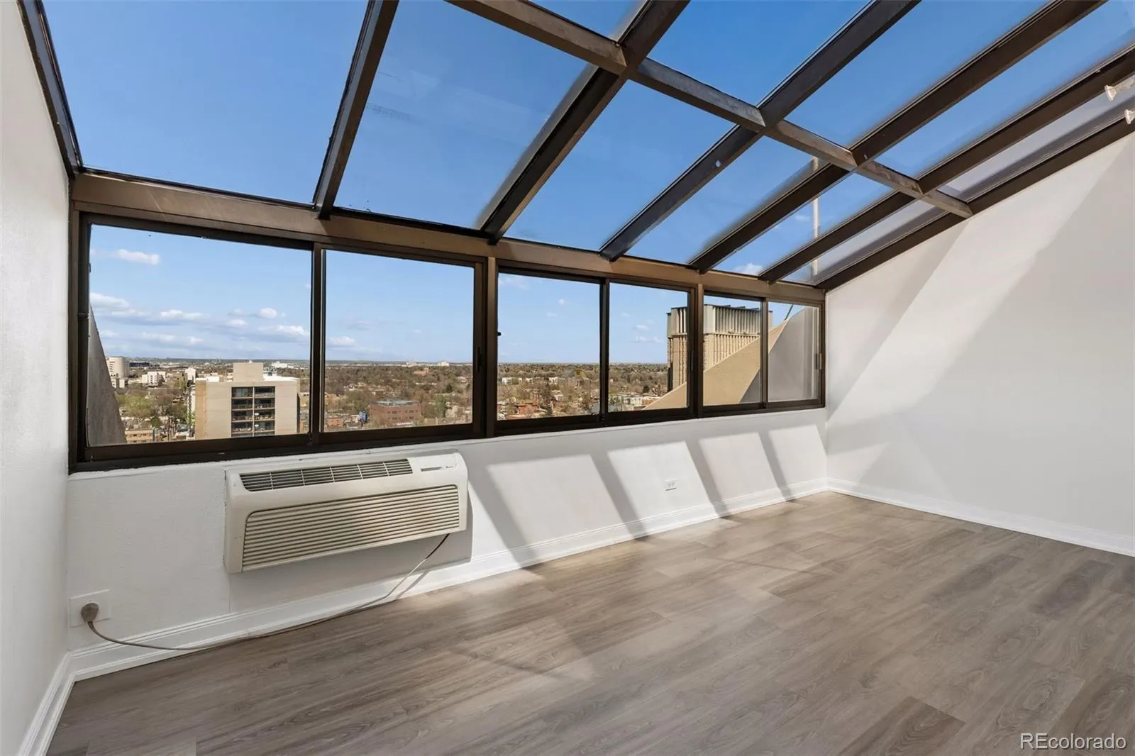 04062026213338 1600 16