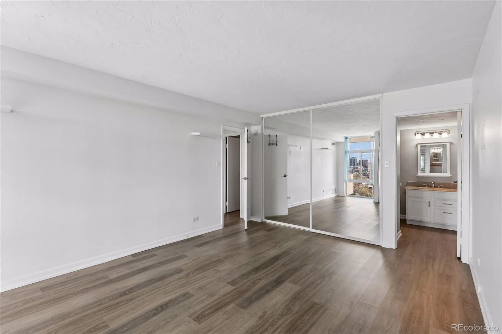 04062026213338 1600 22