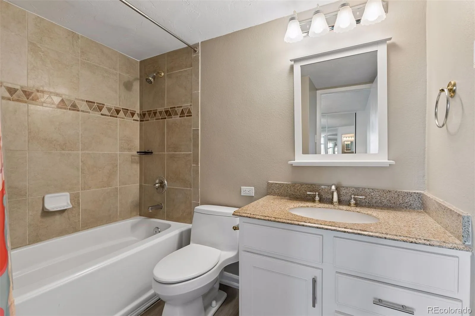 04062026213338 1600 23