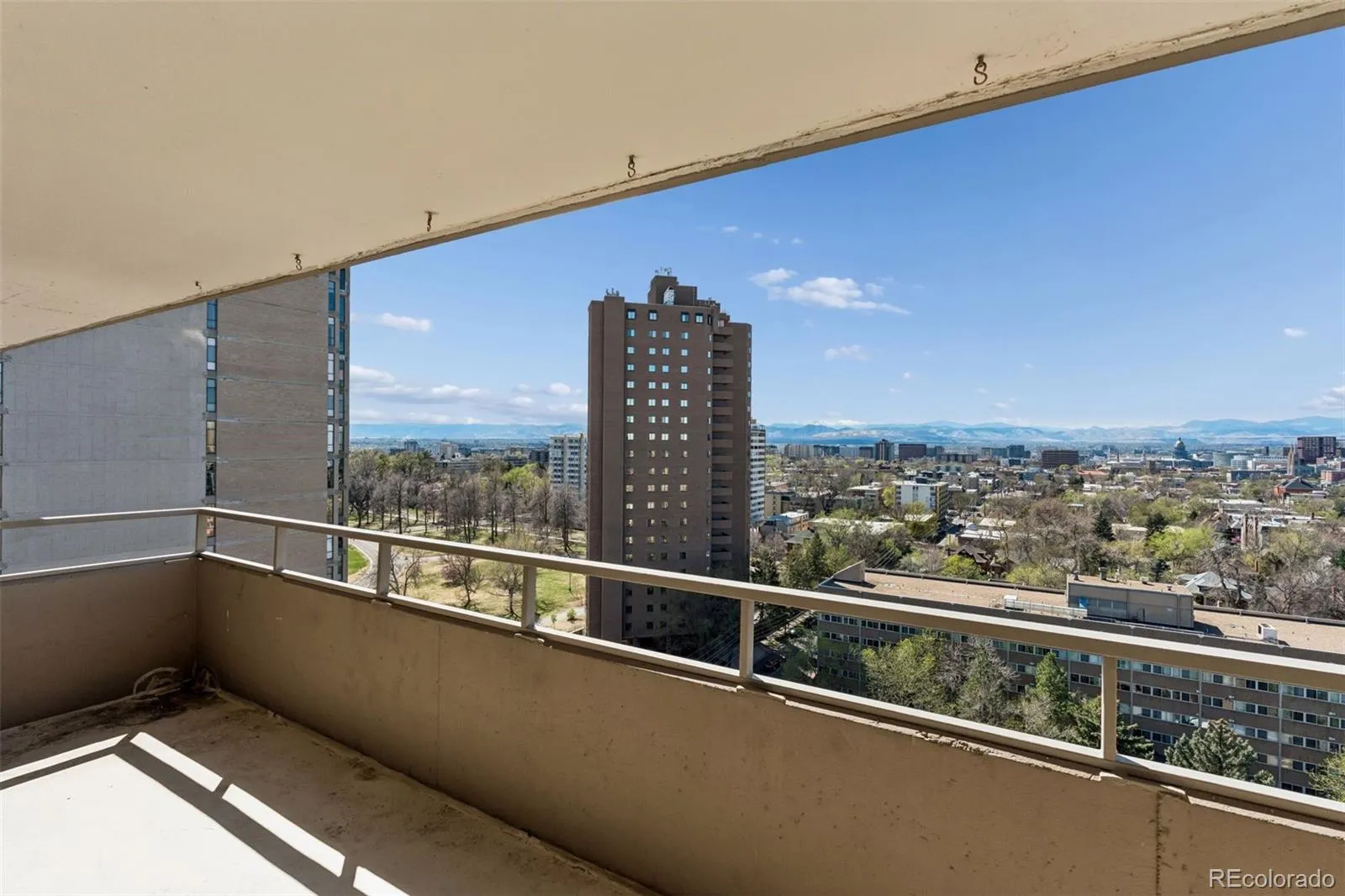 04062026213338 1600 30