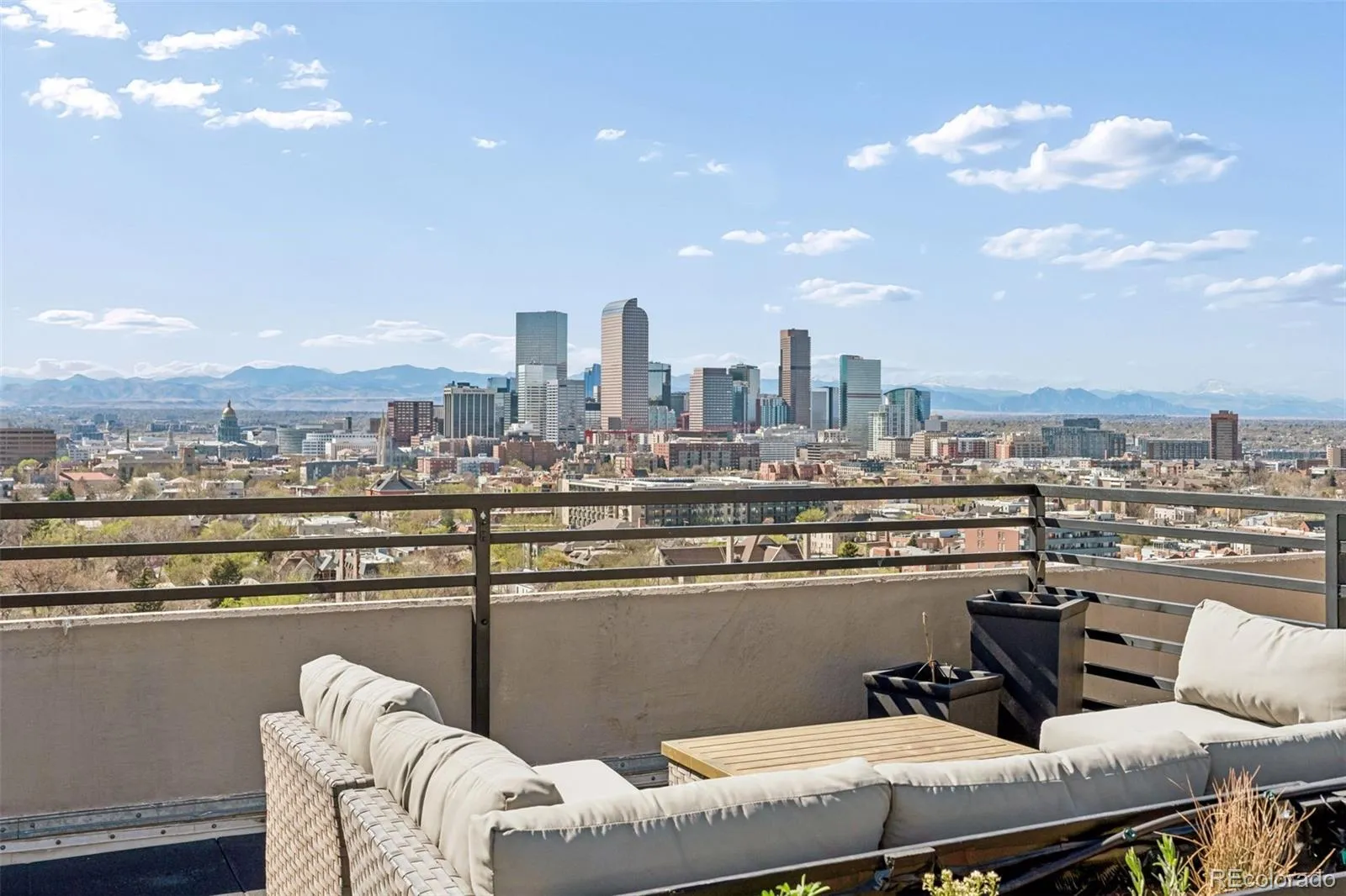 04062026213338 1600 33