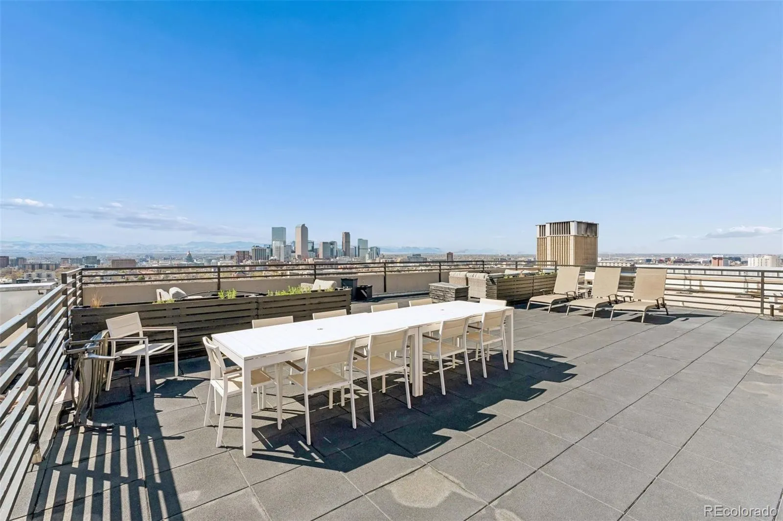 04062026213338 1600 34