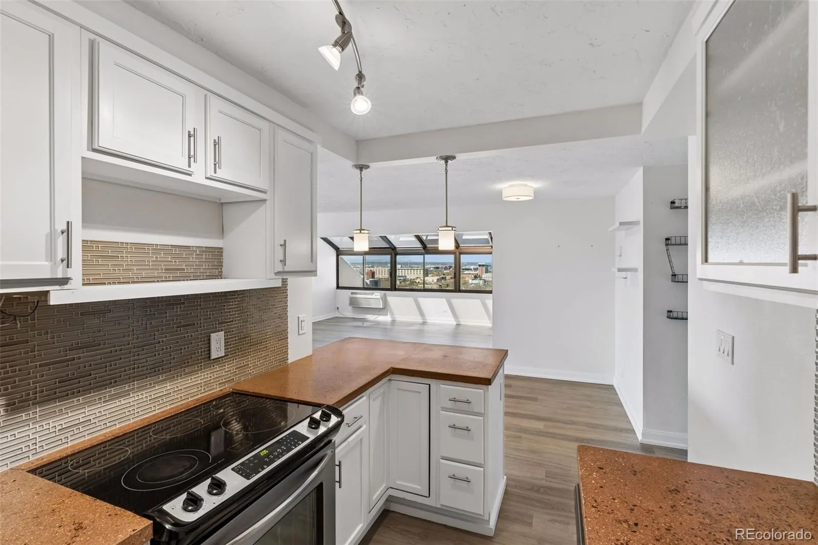 04062026213338 1600 8