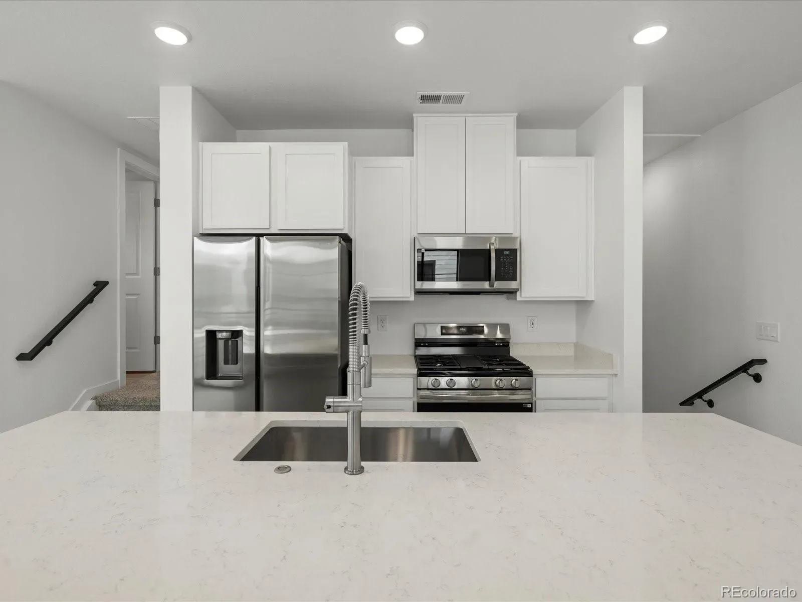 03302026005306 1600 6