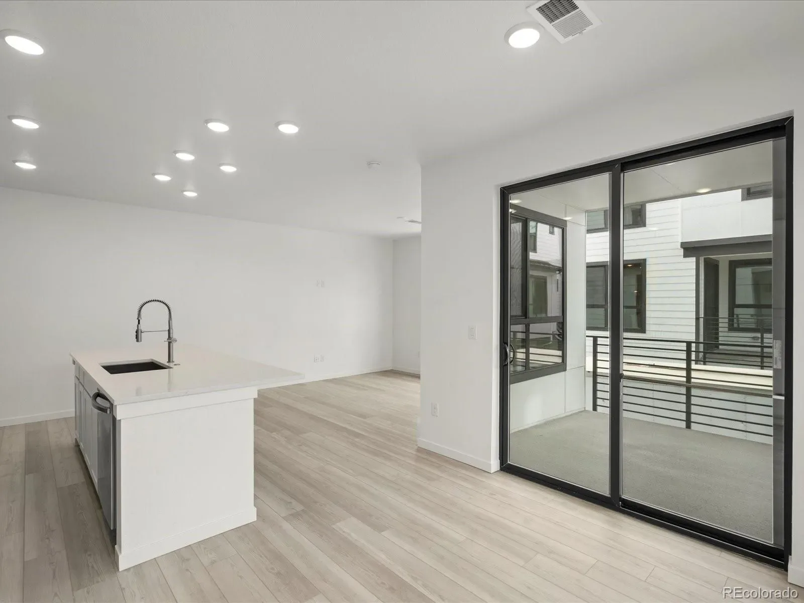 03302026005306 1600 7