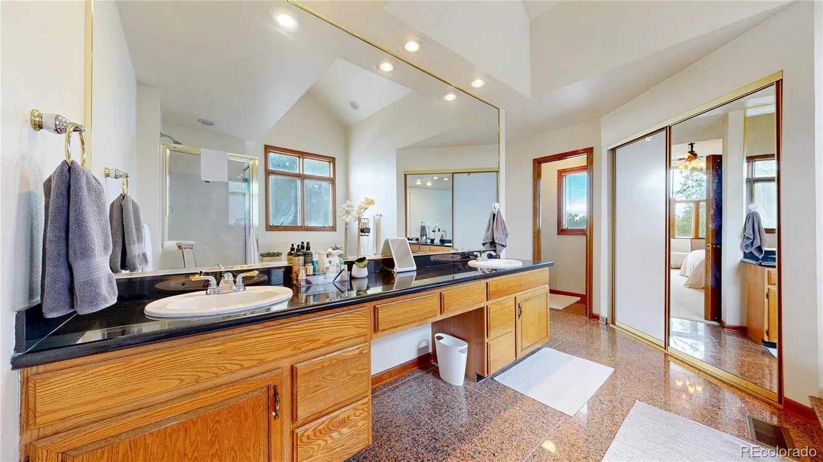 2462 Country Club Loop Denver CO 80234 MLS #REC3684354 05112026174934 1600 21