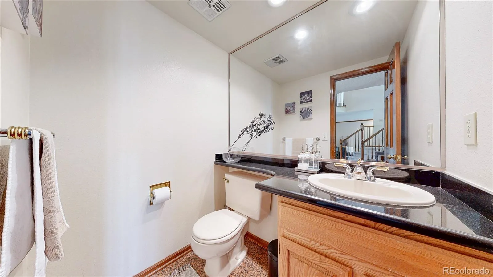 2462 Country Club Loop Denver CO 80234 MLS #REC3684354 05112026174934 1600 28