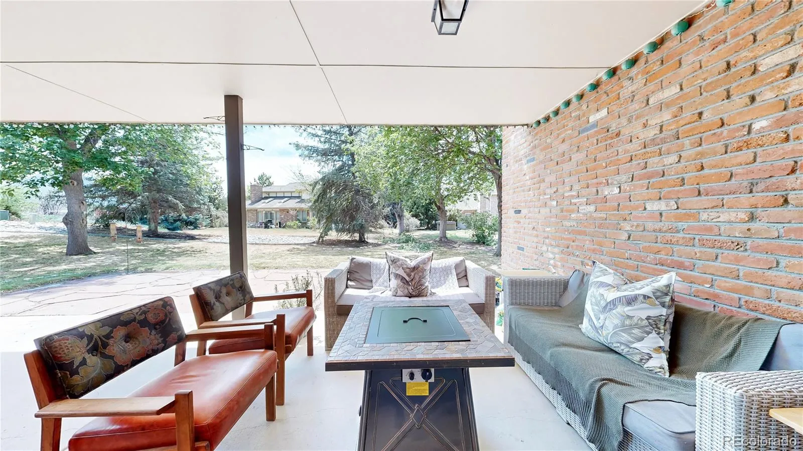 2462 Country Club Loop Denver CO 80234 MLS #REC3684354 05112026174934 1600 32