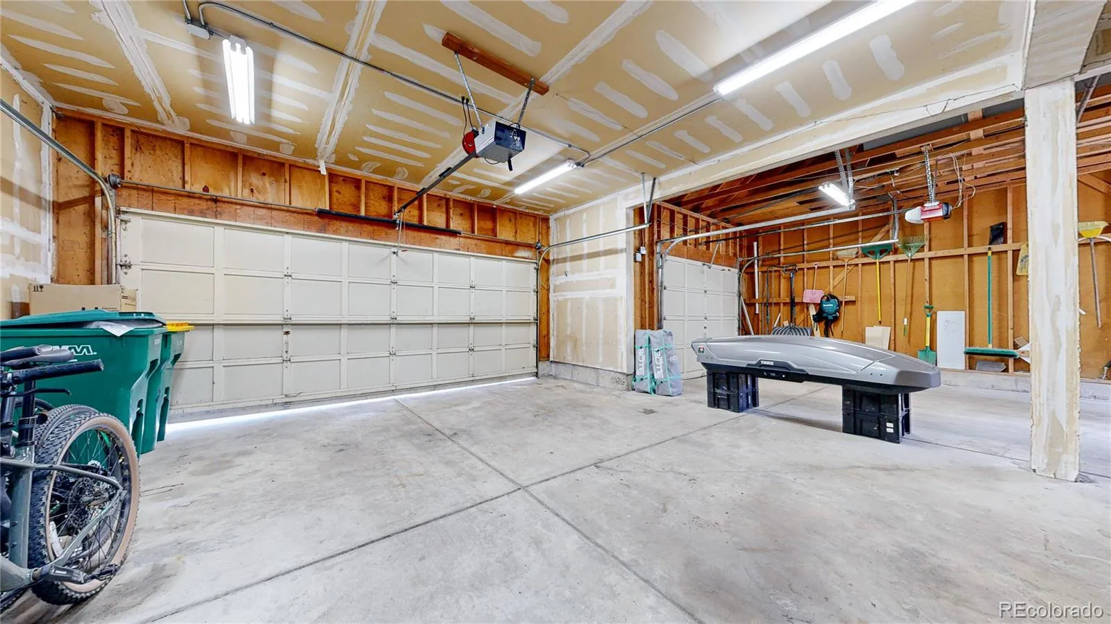 2462 Country Club Loop Denver CO 80234 MLS #REC3684354 05112026174934 1600 33