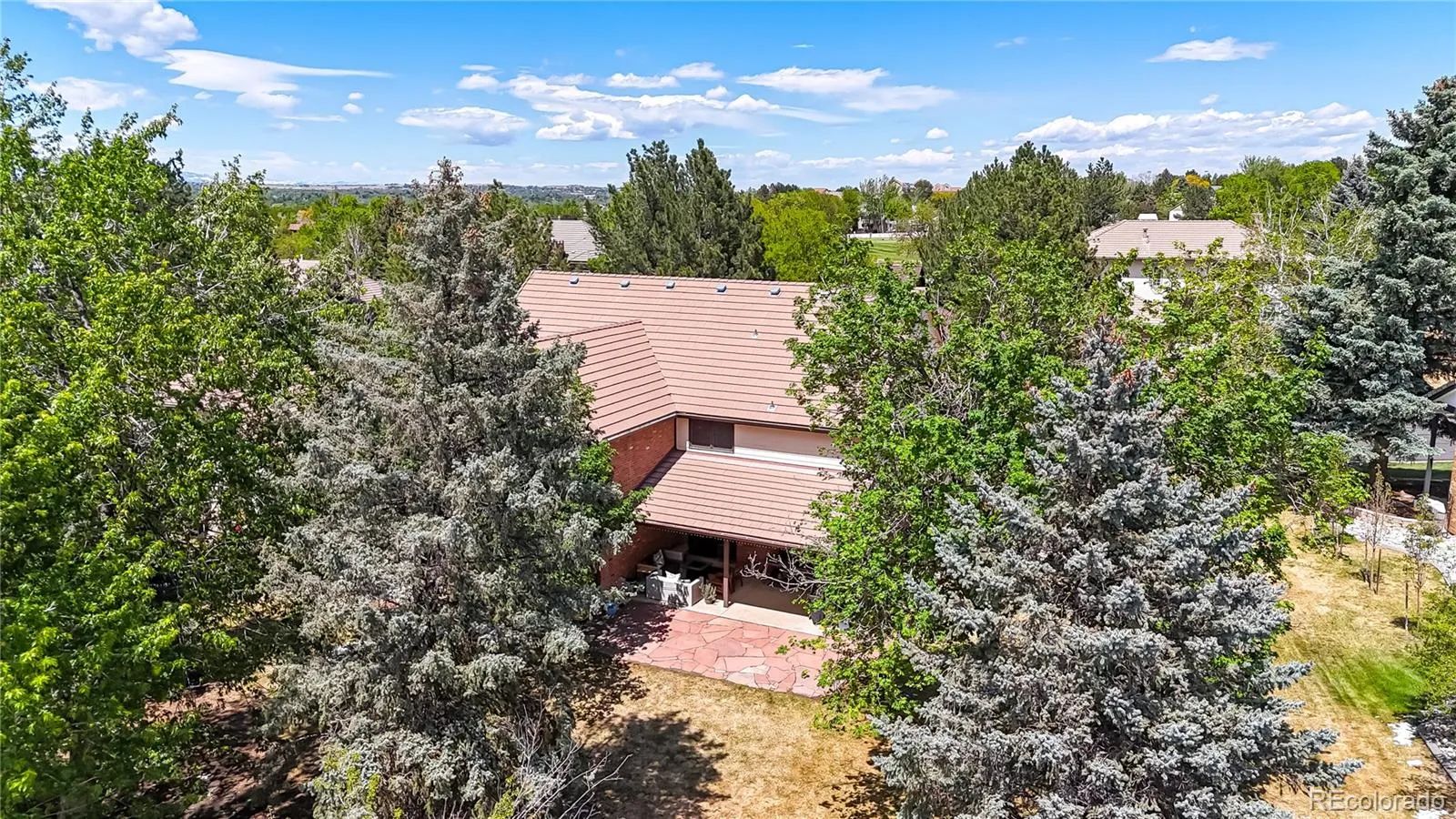 2462 Country Club Loop Denver CO 80234 MLS #REC3684354 05112026174934 1600 34