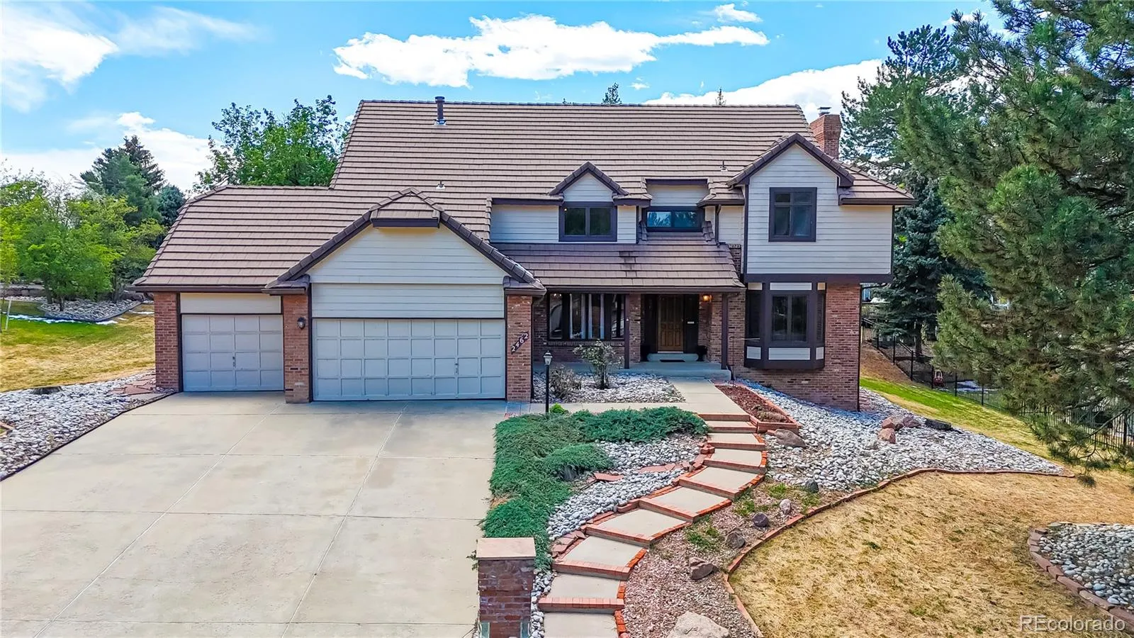 2462 Country Club Loop Denver CO 80234 MLS #REC3684354 05112026174934 1600 39